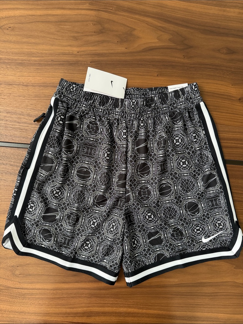 NWT Boys Nike Dri-FIT Black White Basketball Elite Basketball Shorts Big Kids XL